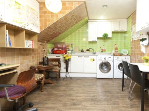 Elm Tree Guesthouse Myeongdong