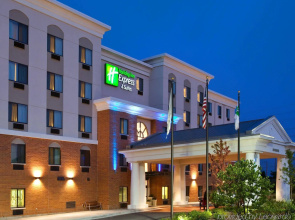 Holiday Inn Express & Suites Chicago West - O'Hare Arpt Area by IHG
