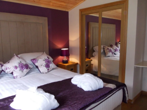 Laurel Lodge