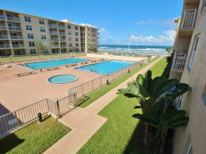 Sea Coast Gardens III 211 Apartment 3
