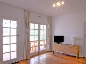 Sorrento Beach Cottages No.1 in the heart of Sorrento