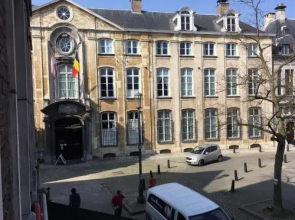 Catherina at Friday - BnB Antwerp Historic City Centre - FREE PARKING GARAGE