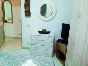 2 bedrooms appartement at Gaeta 300 m away from the beach with enclosed garden