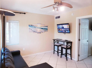 Five Palms Suite 209 - Daily - Weekly - Monthly