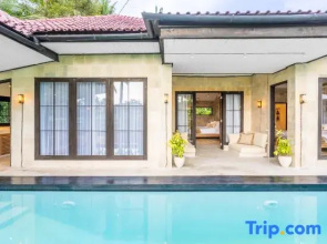 Rumah Villa by Evdekimi - Quiet Ubud Escape with Pool and Outdoor Lounge