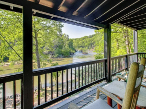 'the River Rest' Ellijay Cabin w/ Hot Tub!