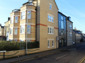 Lux Living Apartments - Marino Place