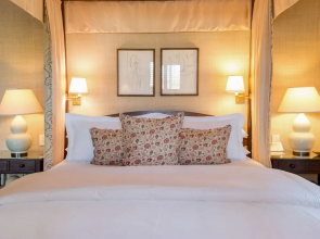 Eleven Experience Bahama House