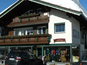ALP king Hostel
