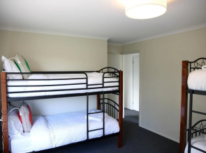 Waterfront Holiday Home - Esplanade 54