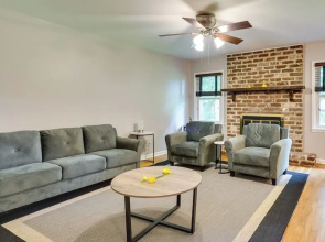 Charleston Vacation Home 6 Mi to Downtown & Beach!