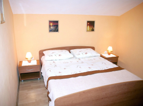 Apartment With one Bedroom in Prvic Luka, With Wonderful sea View, Fur