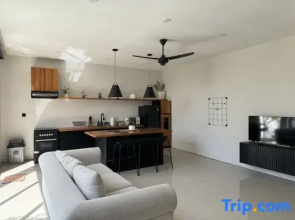 The R Villa Kaba | Stylish 2BR-Kerobokan+Pool/Bikes
