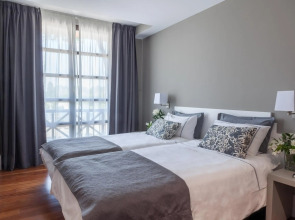 Top High Airport Link Hotel