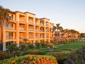 Dolphin Bay Resort & Spa
