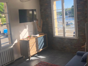 studio vue sur le Port saint Goustan classé 3 étoiles!