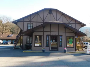 Packwood Inn
