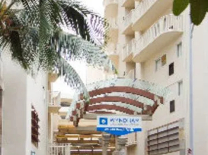 Wyndham Waikiki Beach Walk