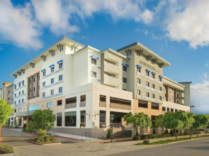 Courtyard by Marriott Redwood City