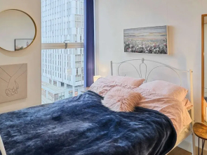 Host Stay - Canal View Apartment