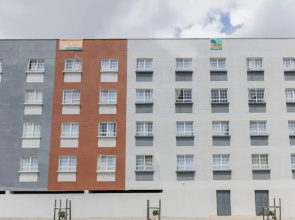 Lux Suites Studio City Apartments