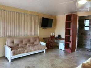 Callies Game Lodge Safaris