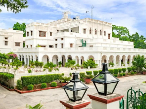 Neemrana's Baradari Palace