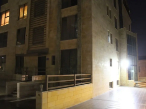 Elegant Modern & Style Hillview Balcony