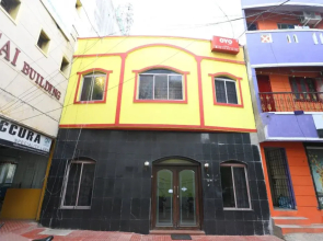 Lloyds Nest by OYO Rooms
