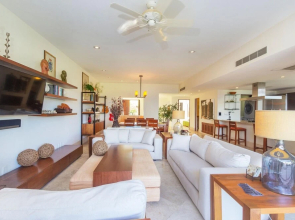 Sunny Vacation Villa 44