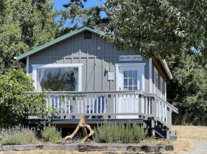 Deer Harbor Inn