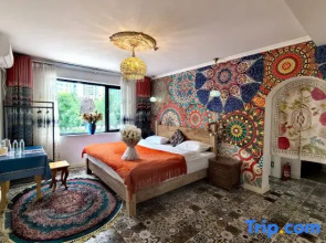 Yining Pantaohui Homestay (Ile River Scenic Area)