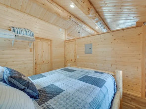 Woodsy Cabin Near Kenai River: Great for Anglers!