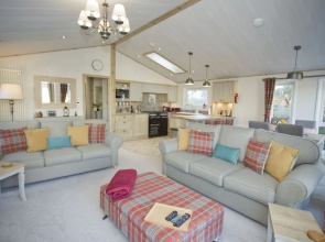 6 Berth Luxury Lodge in Christchurch, Dorset