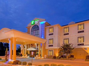 Holiday Inn Express Hotel & Suites Mount Pleasant by IHG