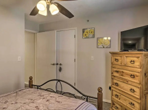 Centrally Located Brandon Condo w/ Pool Access