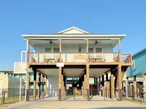 At Long Last 3 Bedroom Home by RedAwning