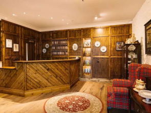 Whispering Pines Lodge