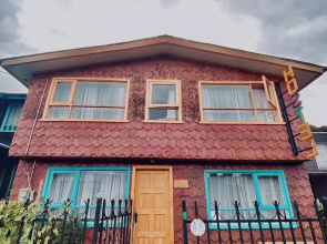Refugio Ballena Hostel