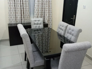 Blooms Spot Hotel and Apartment