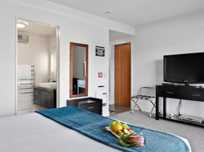 Alpine Lakeside Studio