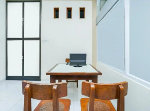Penginapan Anggrek Syariah 2 by OYO Rooms