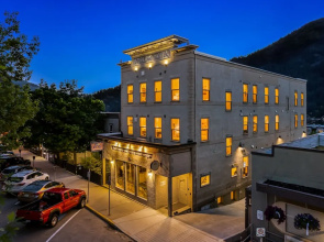 Stirling All Suites Hotel
