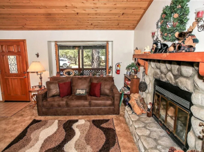 R & R Retreat-1767 by Big Bear Vacations