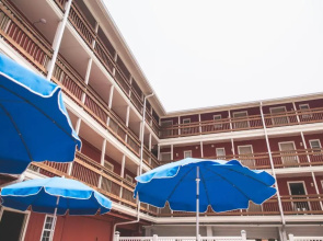 Surf Club Oceanfront Hotel