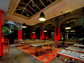 Hotel de Bourgtheroulde, Autograph Collection