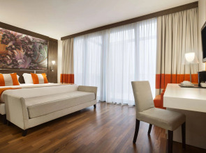 Отель Ramada Plaza by Wyndham Milano