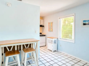 Duggers Tropical Village Cottage #1