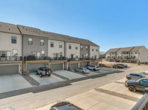 2 Mi to Dtwn Frederick: Updated Townhome