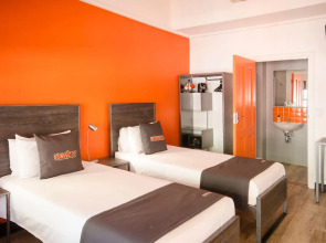 Never at Home Green Point - Hostel